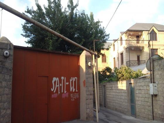 Satılır 5 otaqlı 240000 m2 yeni tikili Sahib hümbətov ev 40 ünvanında