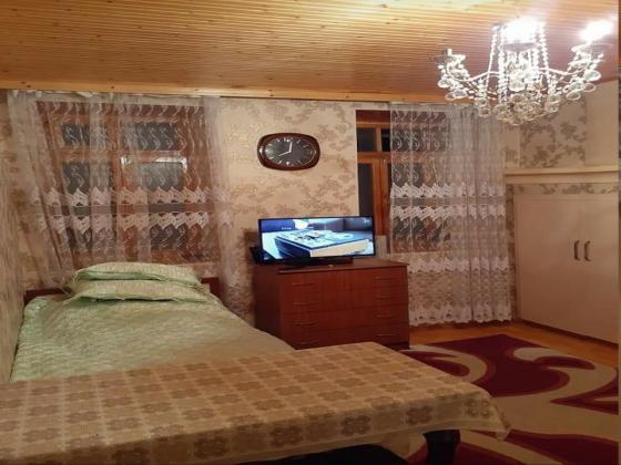 Satılır 1 otaqlı 48000 m2 yeni tikili Iceri Seherde 1 otaqli heyet evi satilir ünvanında